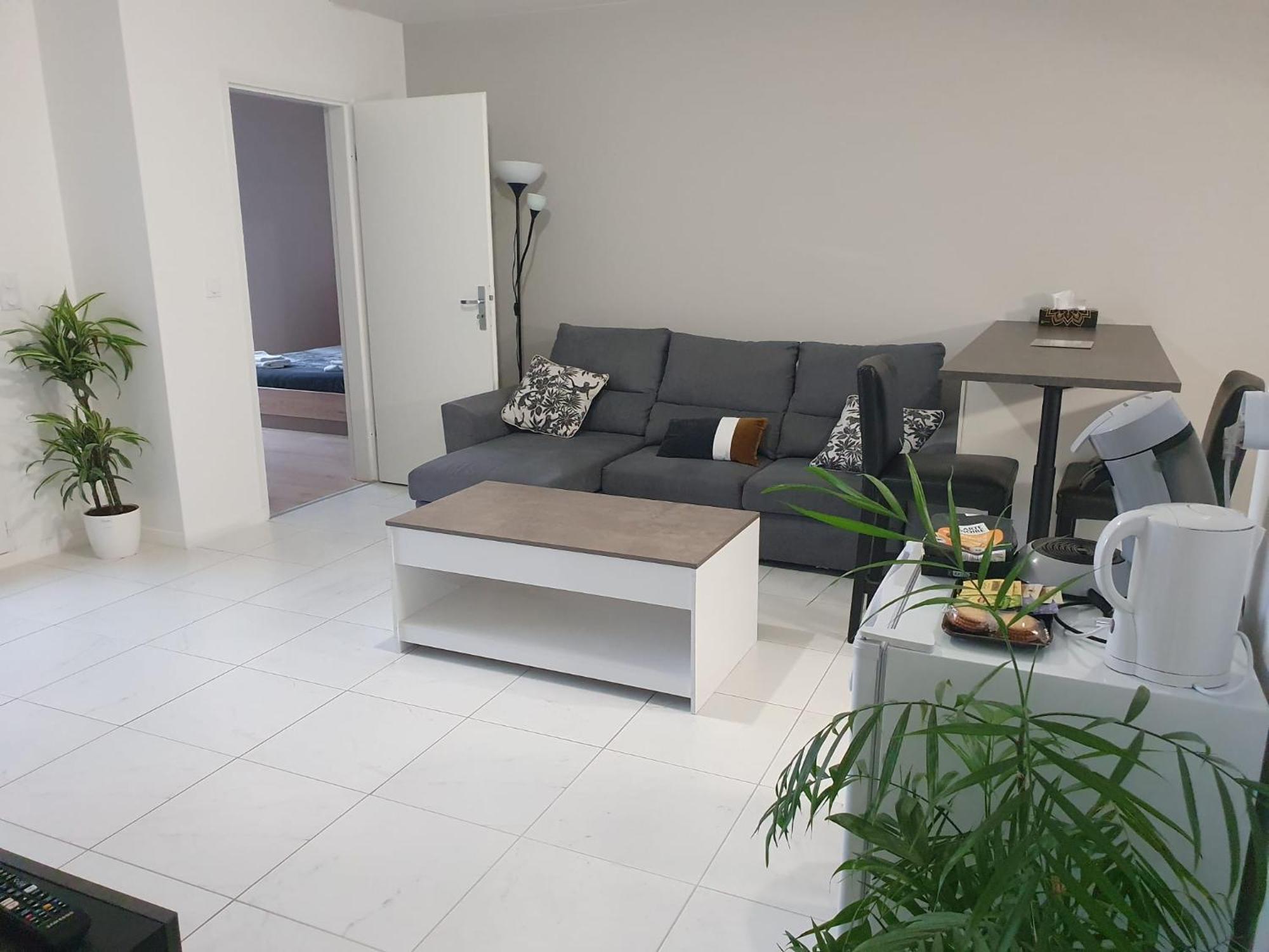 Appartement A Floirac Avec 2 Chambres, Un Parking Prive, Une Terrasse, A 5 Minutes En Voiture De L'Arkea Arena De Bordeaux Bagian luar foto