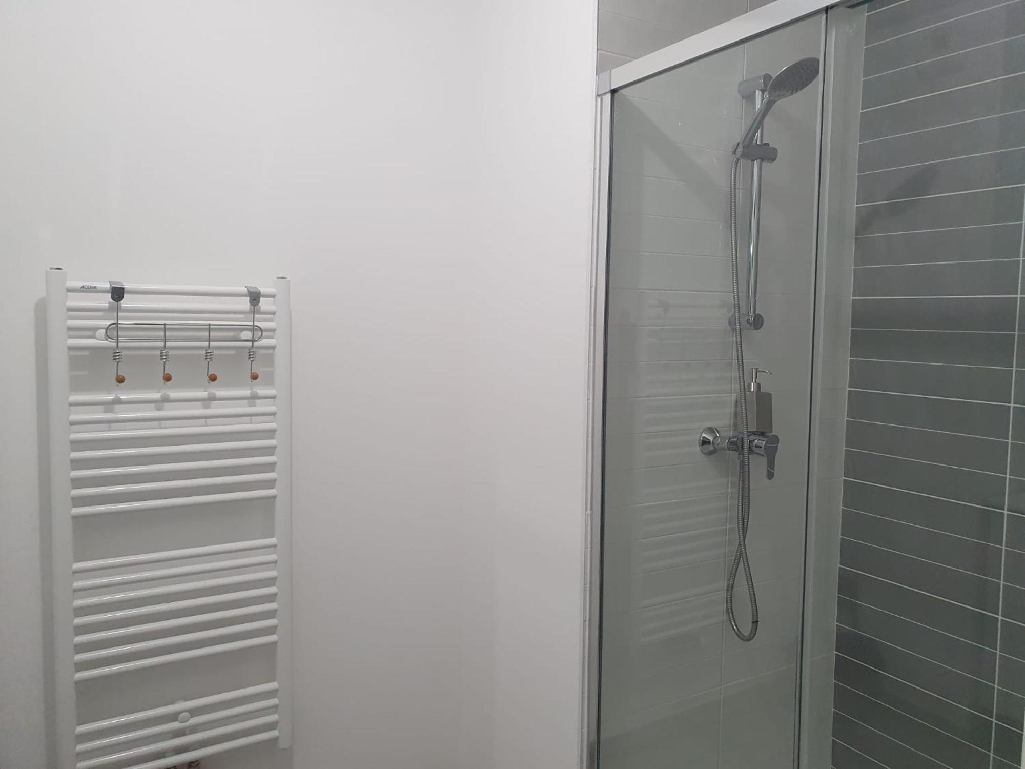 Appartement A Floirac Avec 2 Chambres, Un Parking Prive, Une Terrasse, A 5 Minutes En Voiture De L'Arkea Arena De Bordeaux Bagian luar foto