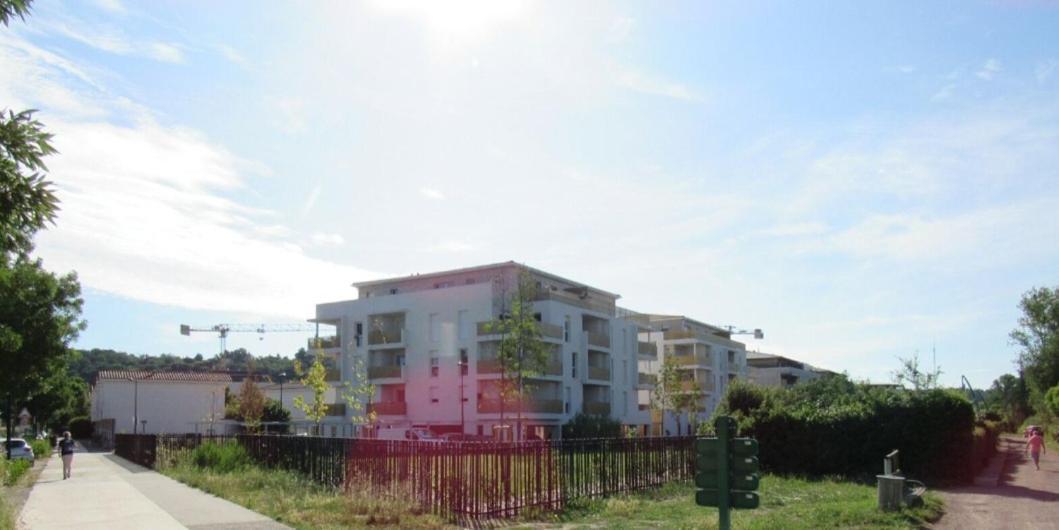 Appartement A Floirac Avec 2 Chambres, Un Parking Prive, Une Terrasse, A 5 Minutes En Voiture De L'Arkea Arena De Bordeaux Bagian luar foto